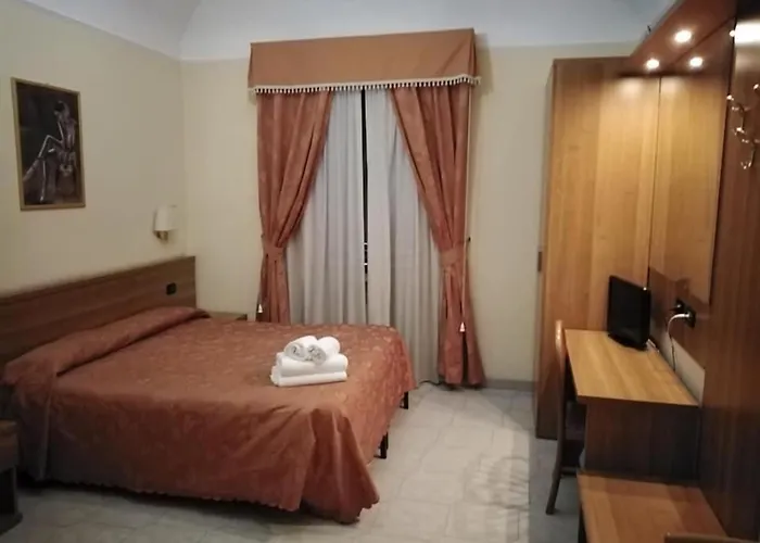 Privato Simone Oda ve Kahvaltı 4*